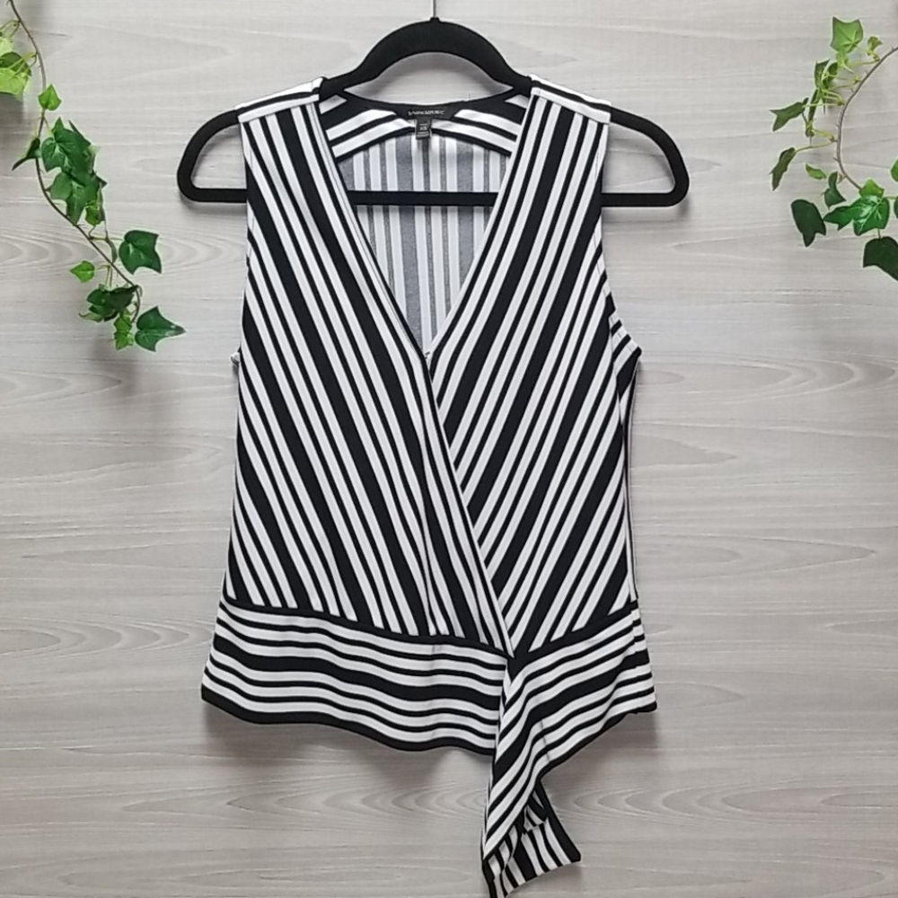 Banana Republic Sleeveless Surplice Top Sz XS P